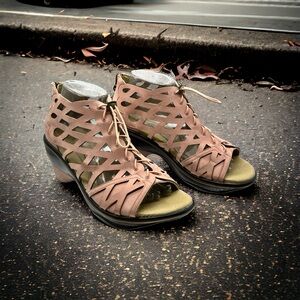 NEW JBU by Jambu Gladiator Sugar Cane Zip Up/Bungee Wedge Heels, Size 8